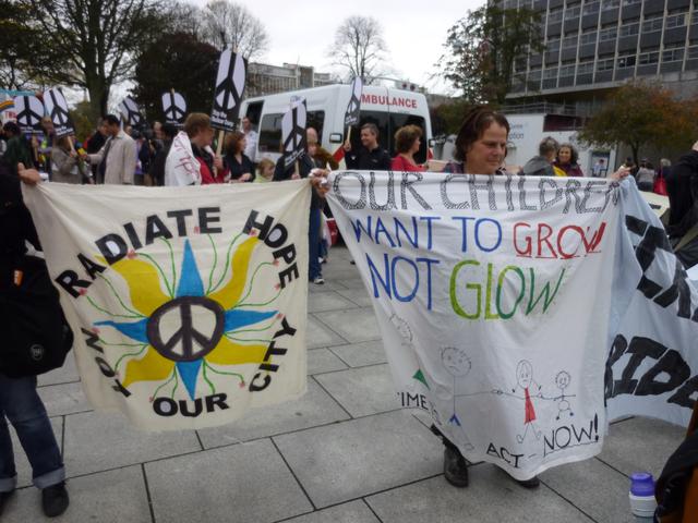 'Grow not glow' banner
